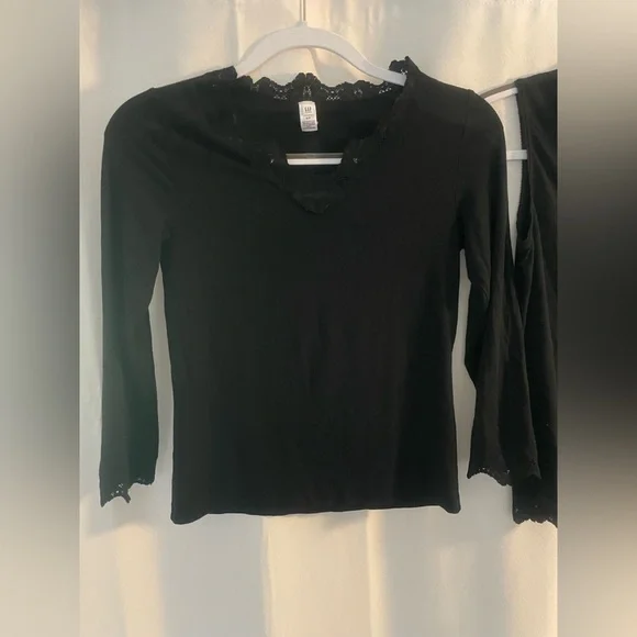 GAP Black Lace Trim Long Sleeve & sleeveless top small petite - Picture 4 of 6